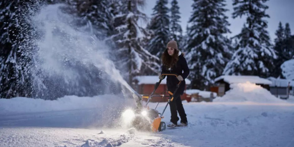Jak dobrać odśnieżarkę do powierzchni? Praktyczny przewodnik